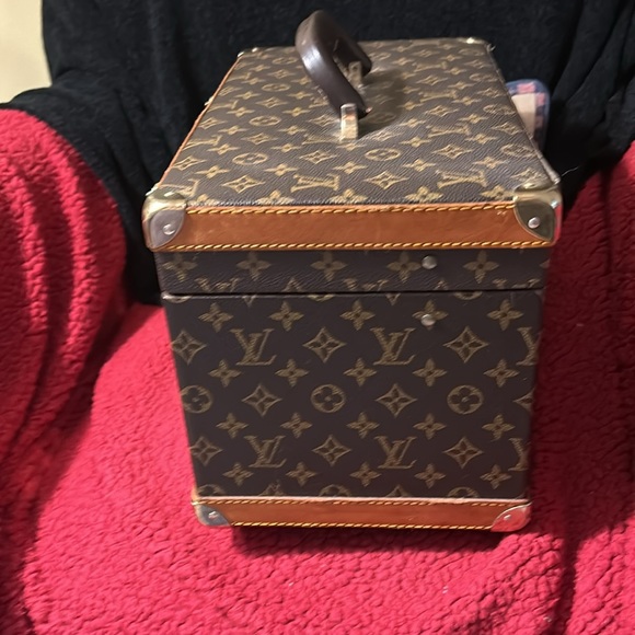 Vintage Louis Vuitton beauty case with mirror - Picture 7 of 7